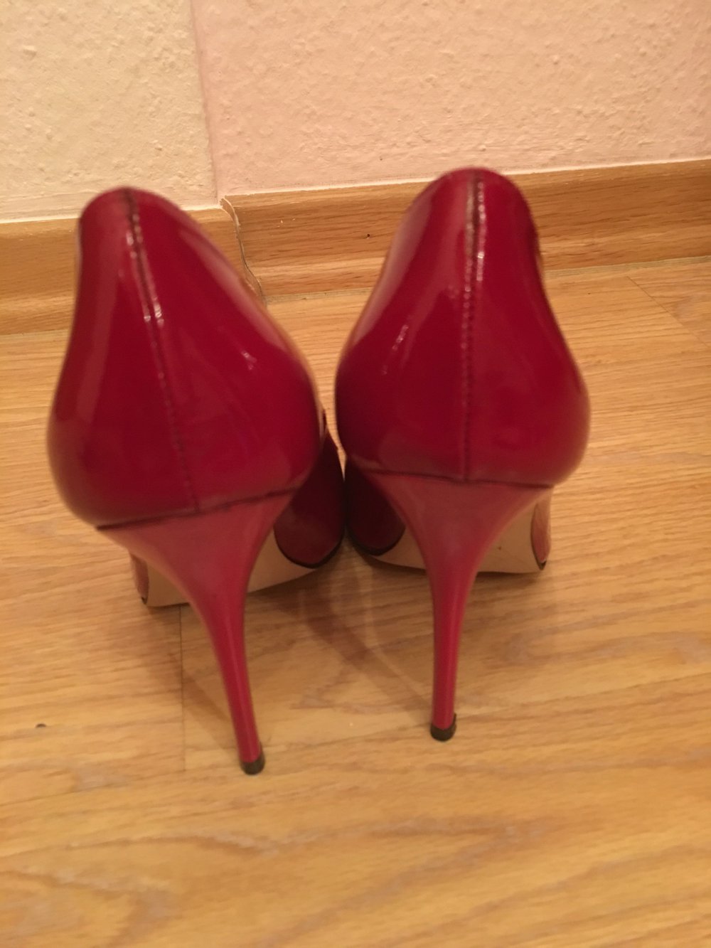 Buffalo Pumps in Gr.38 in Lackleder in rot, neu