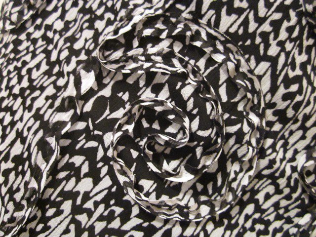 Hingucker! Edler Sommerrock mit außergewöhnlichen Details