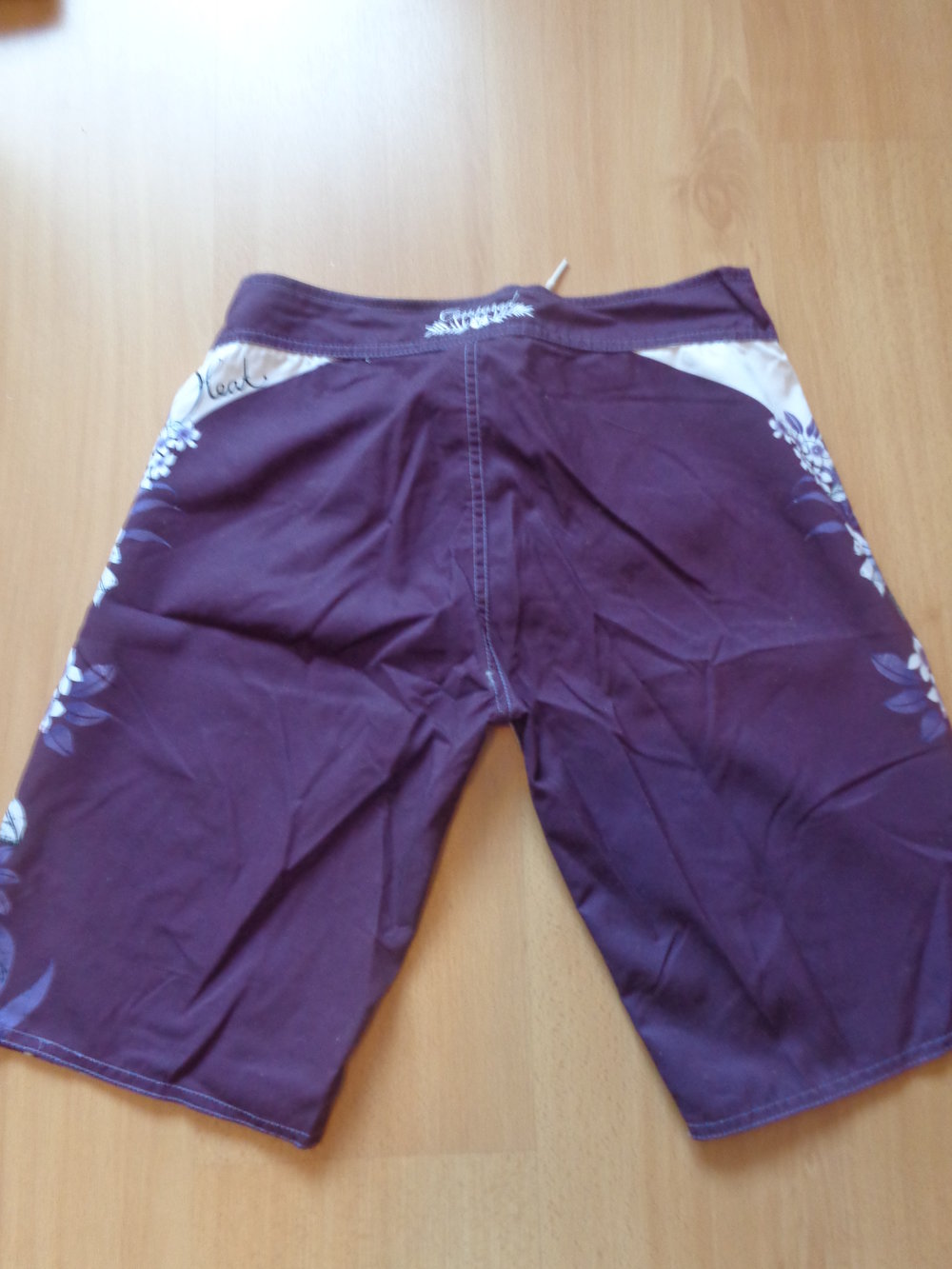 weiß / lila Badeshorts