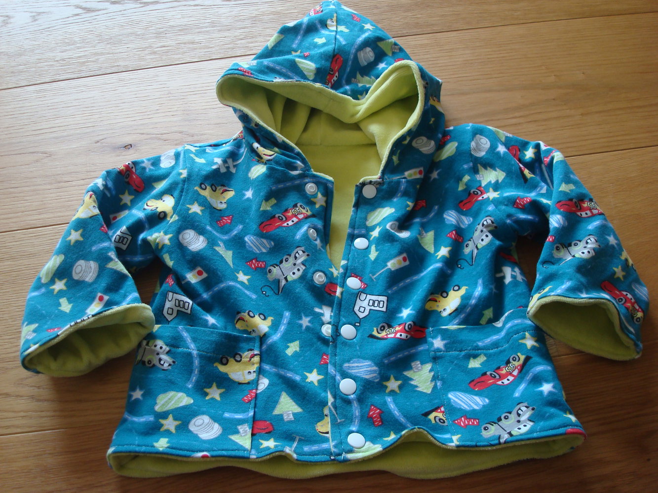 süße Jacke mit Kapuze