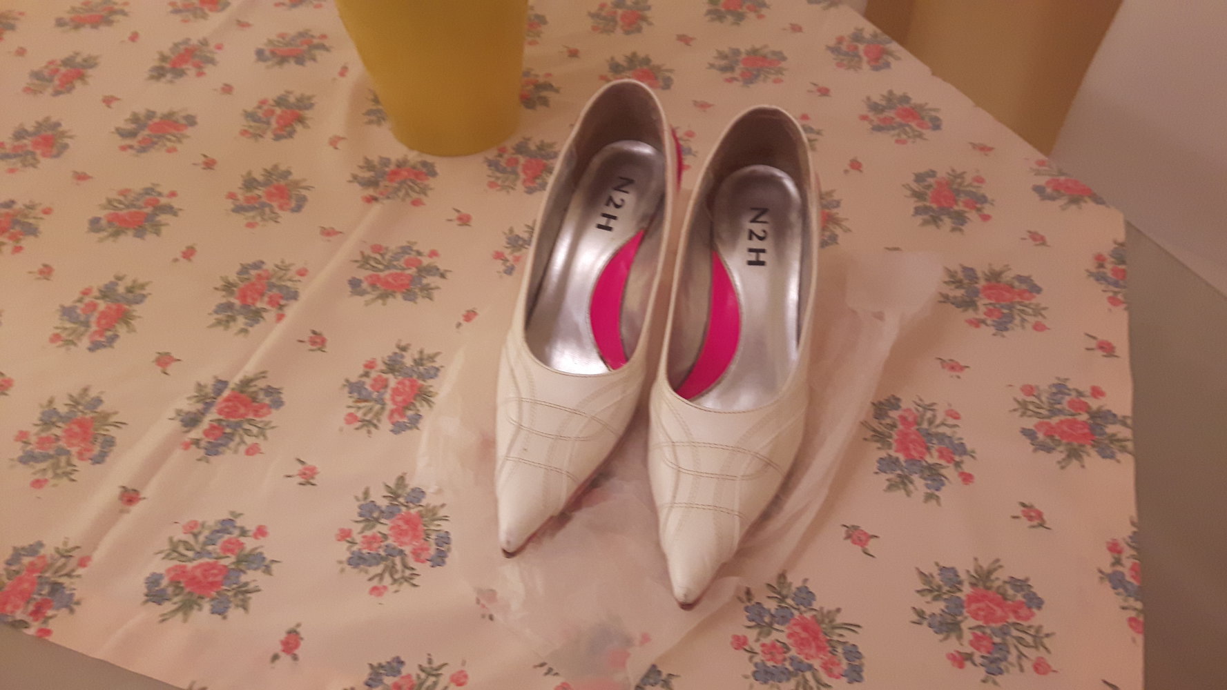 wunderschöne weiße Pumps, spitze Form, sehr bequem 