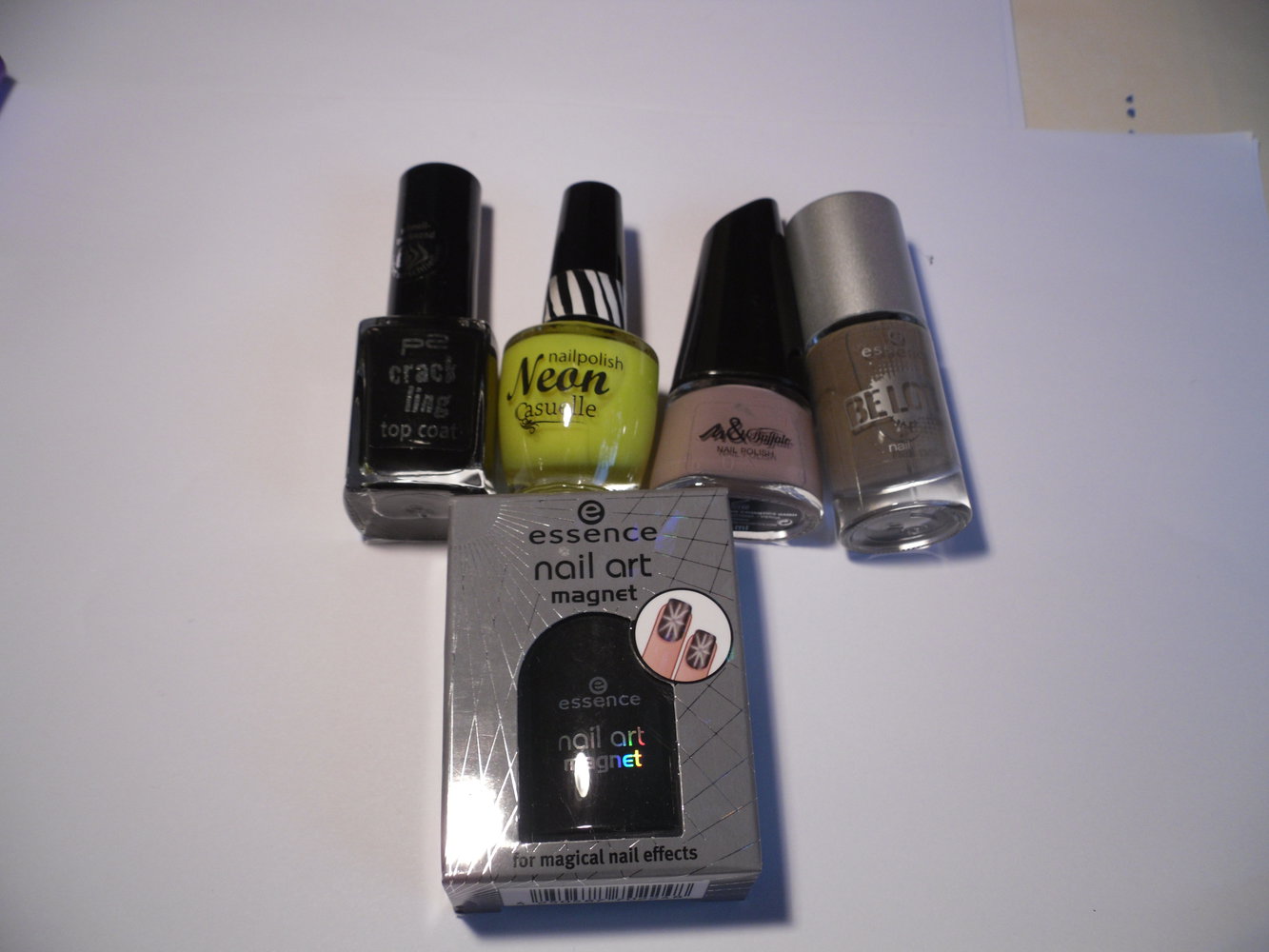 4 verschiedene Nagellacke und Nailart Magnet 1 € pro Stück