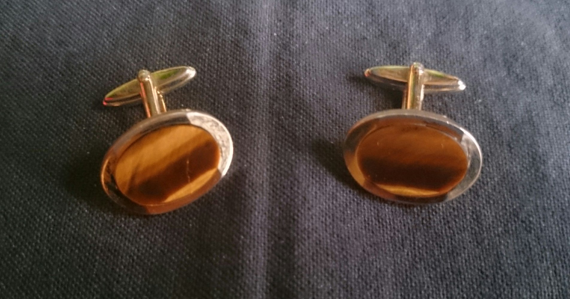 Manschettenknöpfe mit Tigerauge 