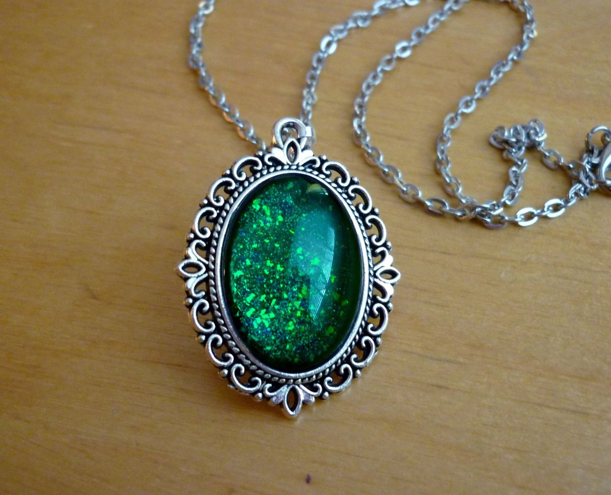 Ornament Kette grün blau türkis Gree Sea Flakes Schimmer Glitzer Gothic