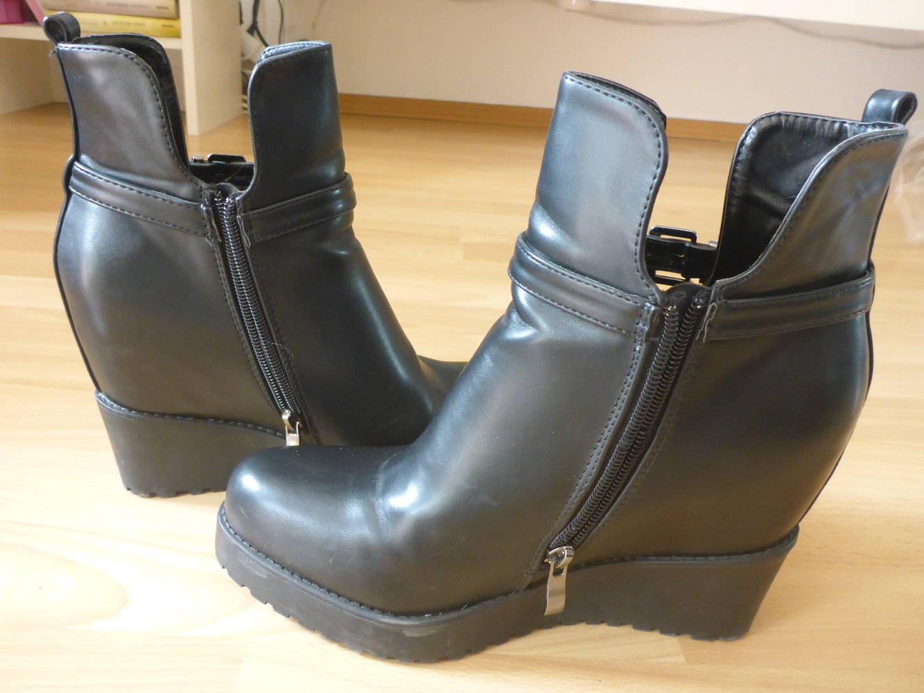 Stiefeletten schwarz Gr. 40