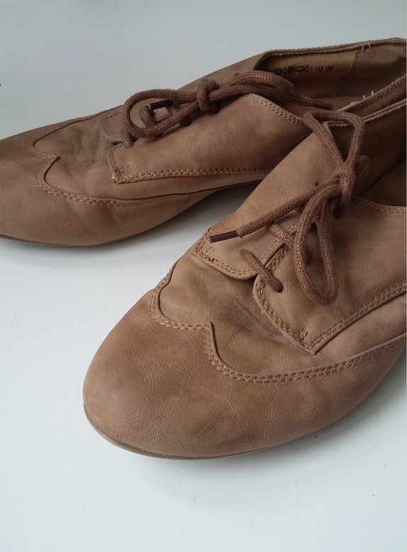 Schnürer Schuhe beige