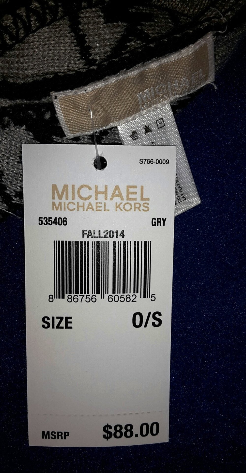 Neu mit Etikett Michael Kors Mütze und Schal schwarz weiß Geschenkset