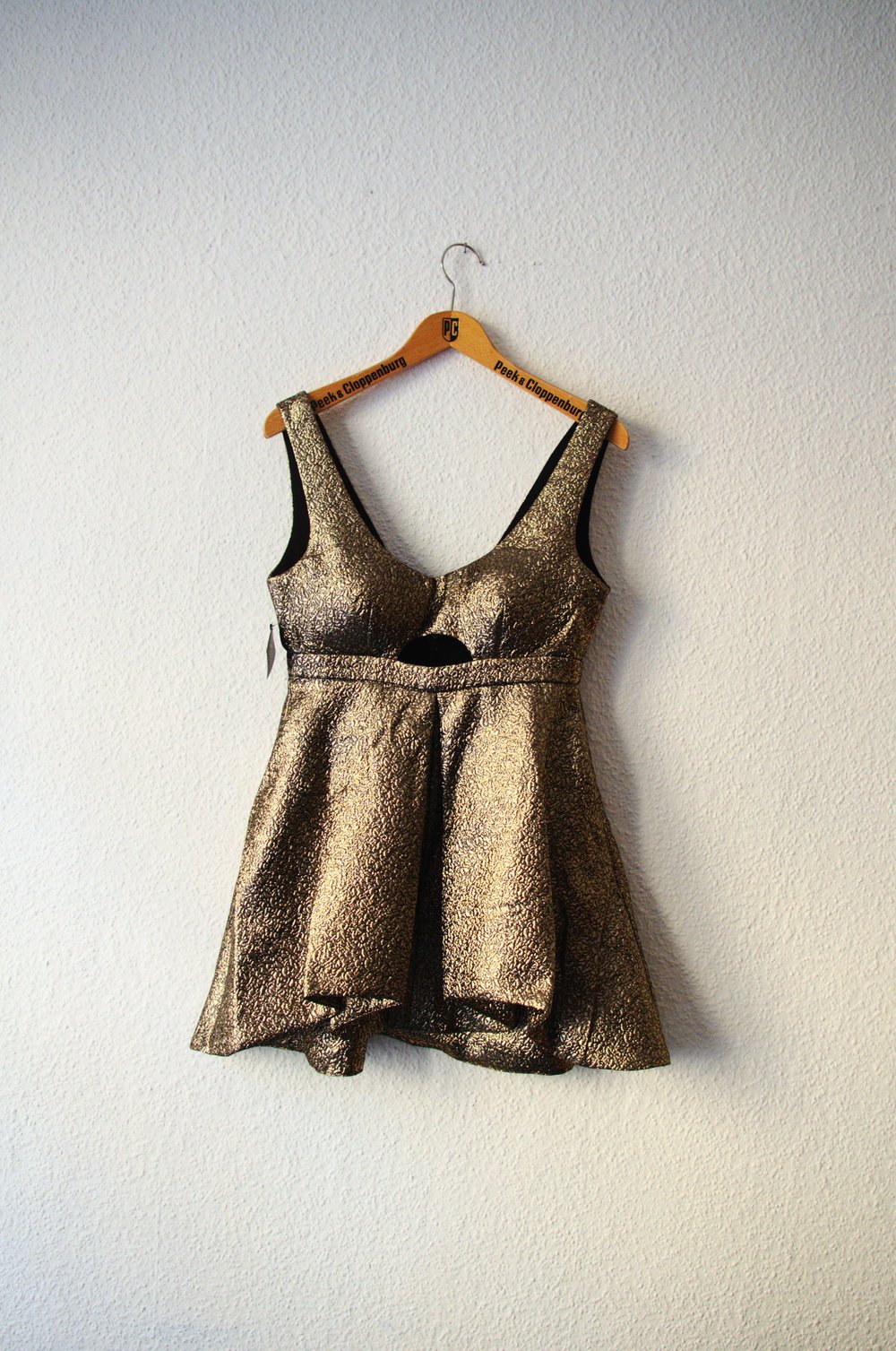 Goldenes Kleidchen Gr. M Nasty Gal Cutouts tiefer Rückenausschnitt