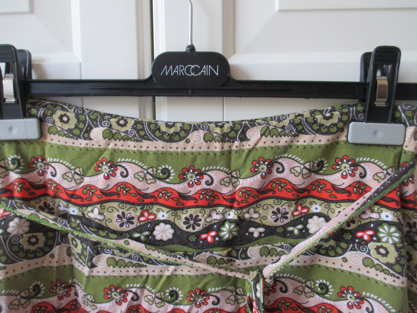 Mehrfarbiger Viskose Rock mit Bindegürtel, Gr. 36 