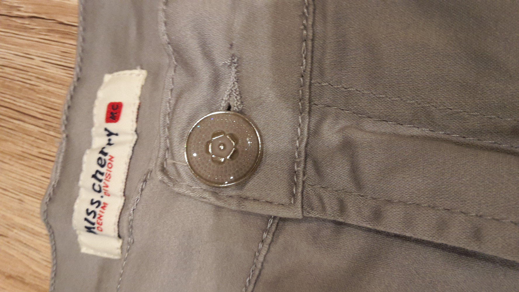 Capri gell grau Gr.44 7/8 hose chic details NEU u. Ungetragen