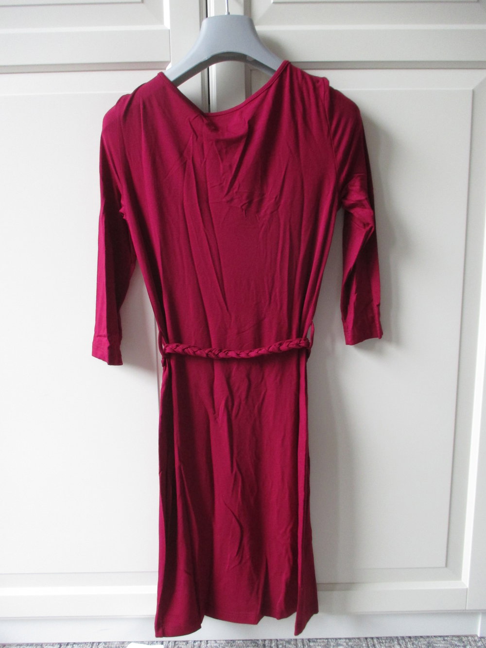 Even & Odd, Shirtkleid in XS, mit Flechtgürtel, beere