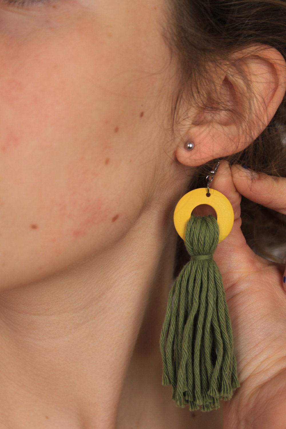 DIY Quasten Ohrringe in Gelb/Grün