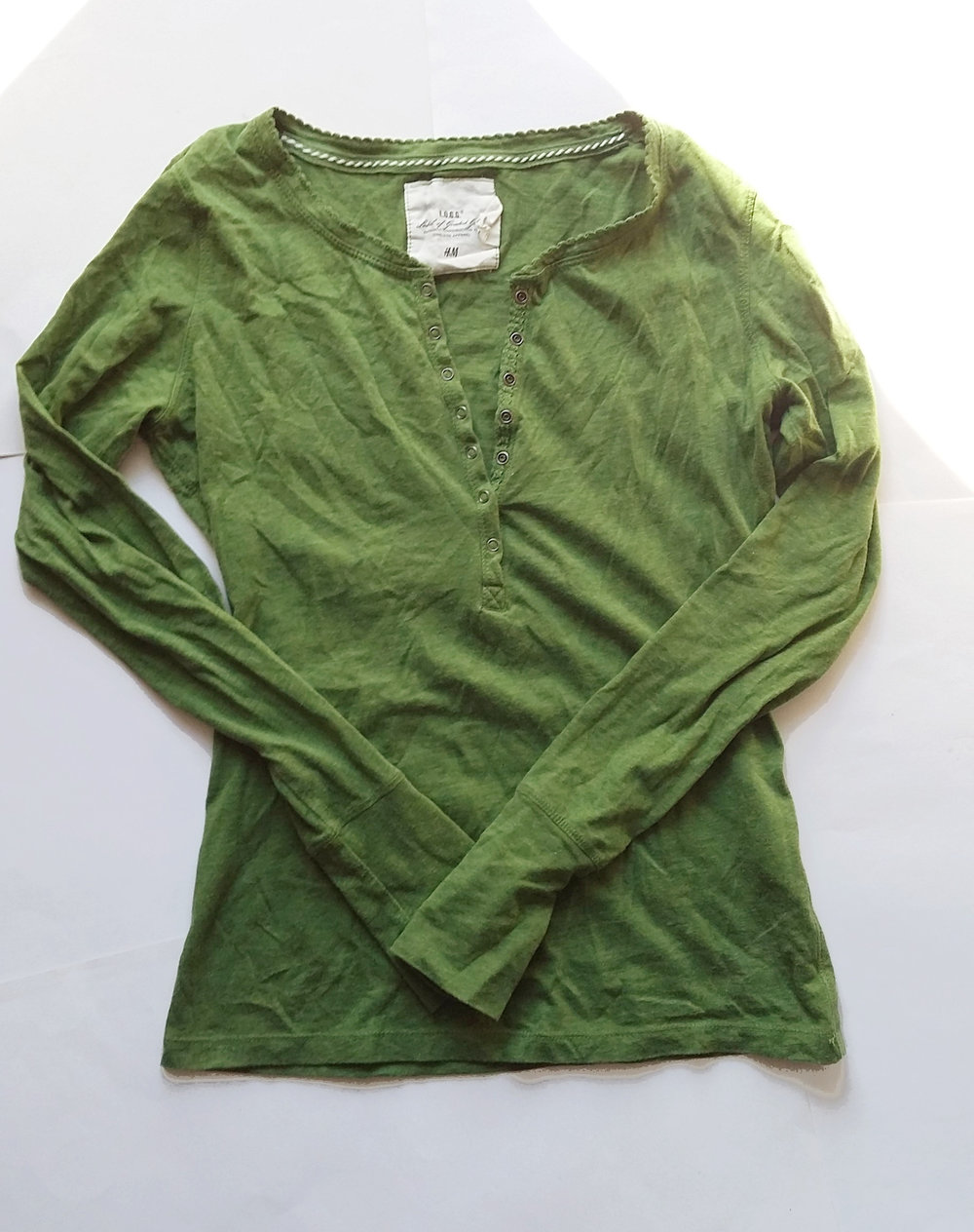 NEU Longsleeve Shirt H&M olivgrün Gr. XS mit Druckknöpfen