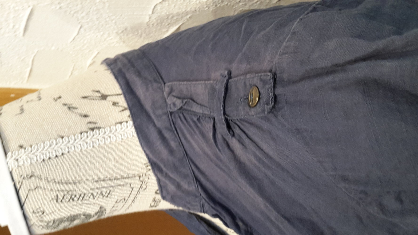 süße dunkelblaue Bluse kurzärmlig