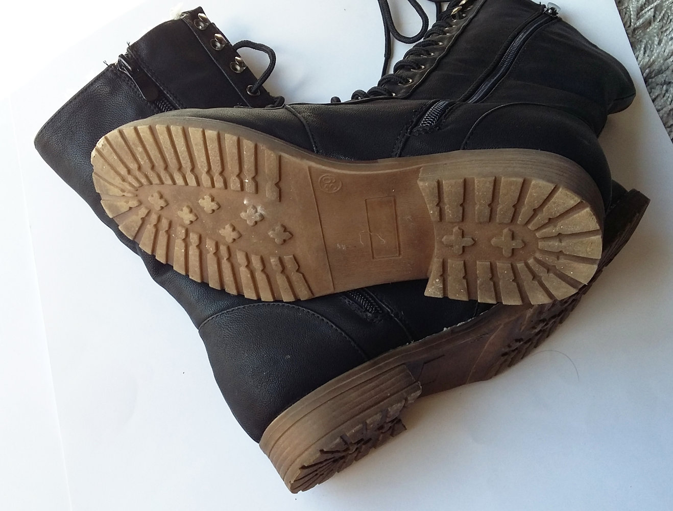 Winterstiefel TOP Zustand in Schwarz, Gr. 39, gefüttert