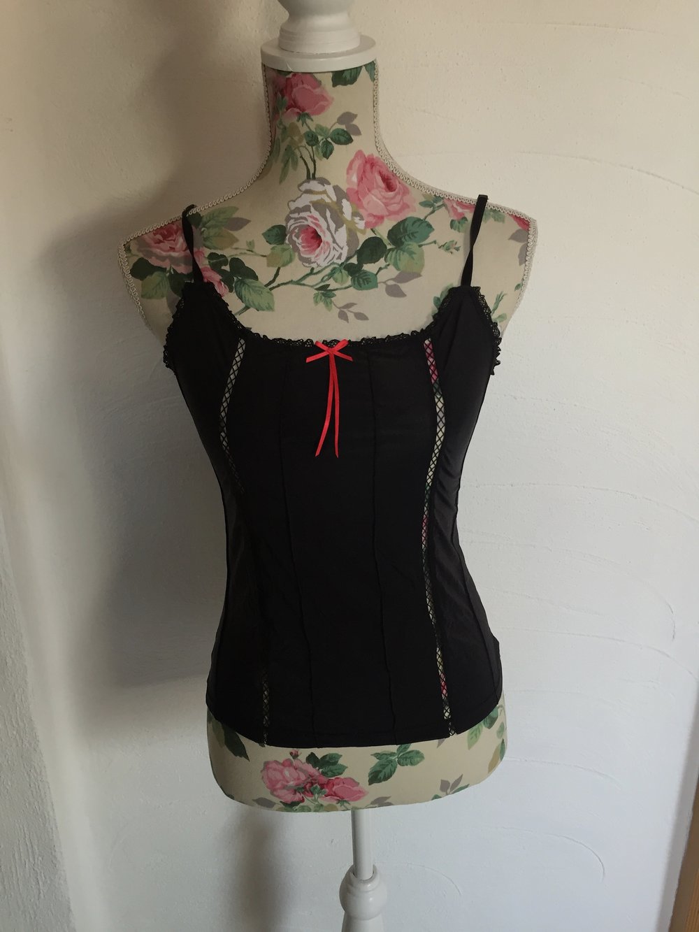 Schwarzes Negligé mit Spitze