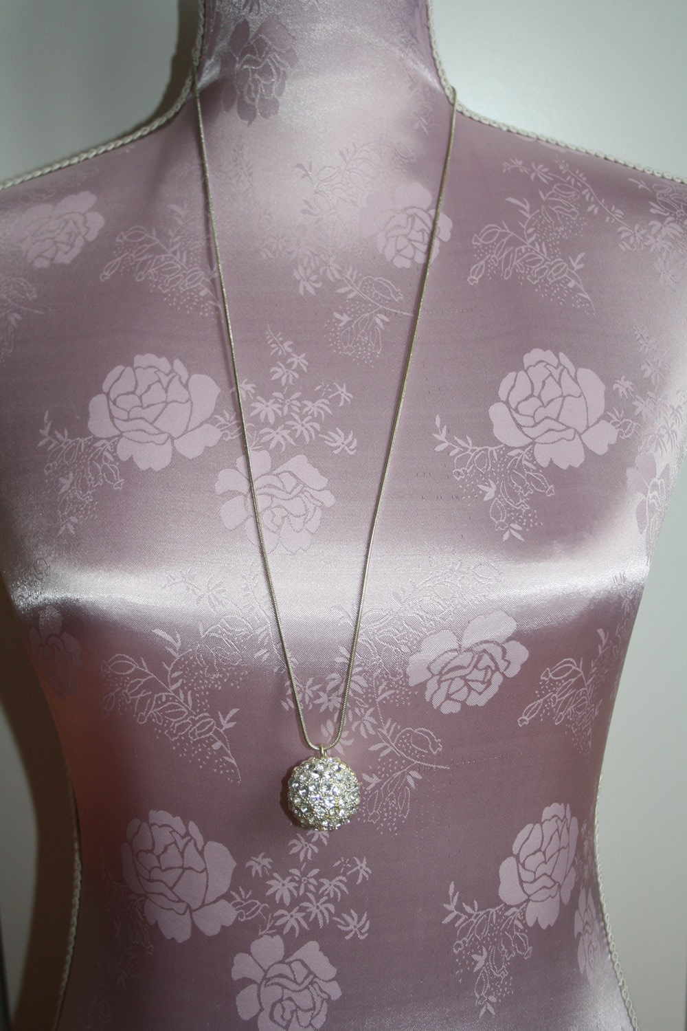 * lange Kette silber Kugel Glitzersteine