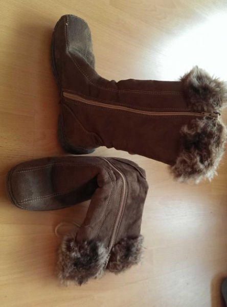 braune Wildleder Winterstiefel