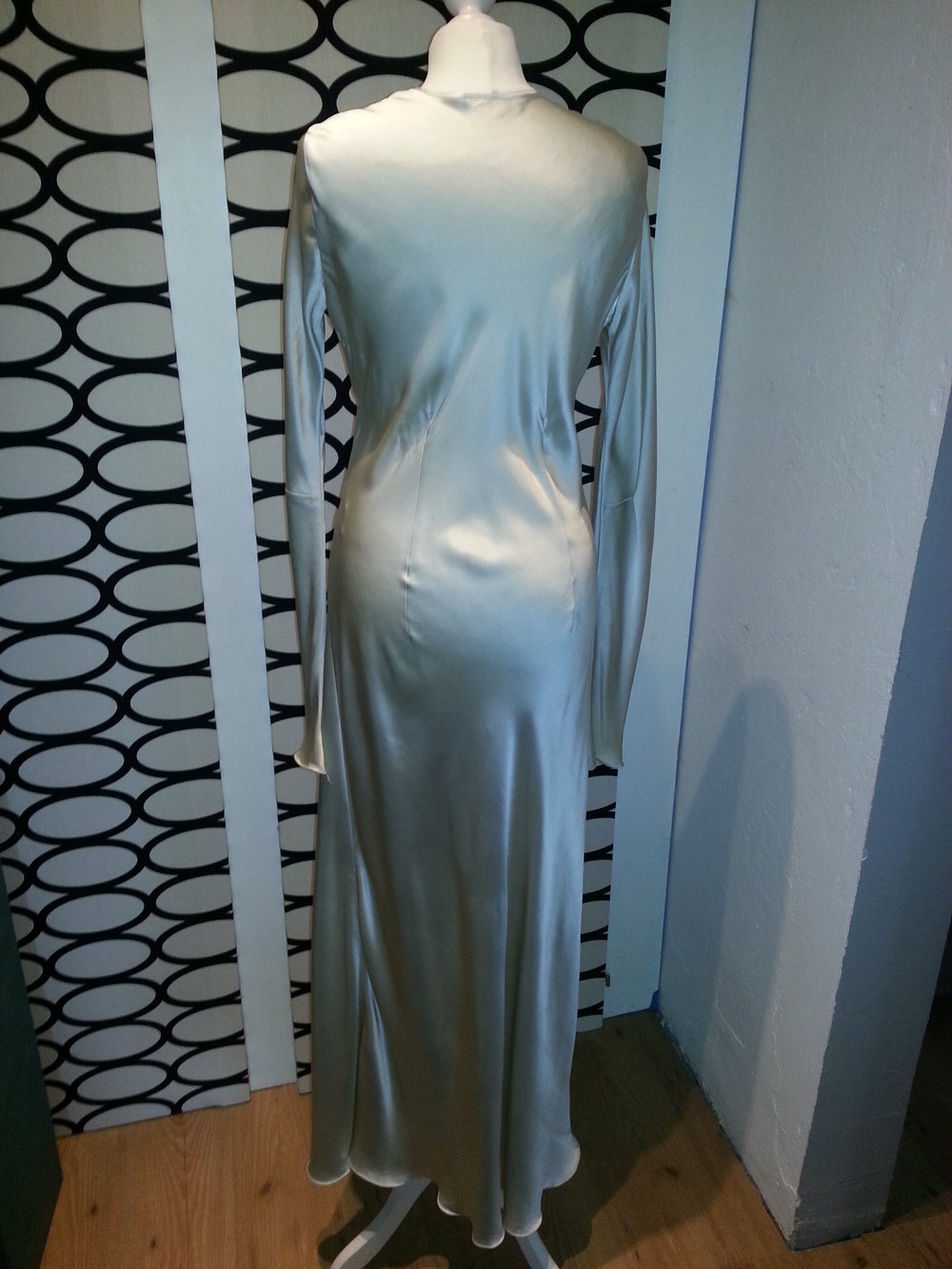 silberfarbenes langes Kleid von Toni Gard Größe 38 (Einzelstück)