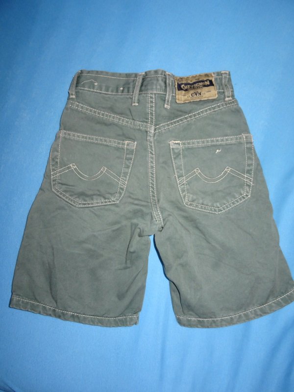 Kurze grüne Jeans von Chevignon Gr. 98/104
