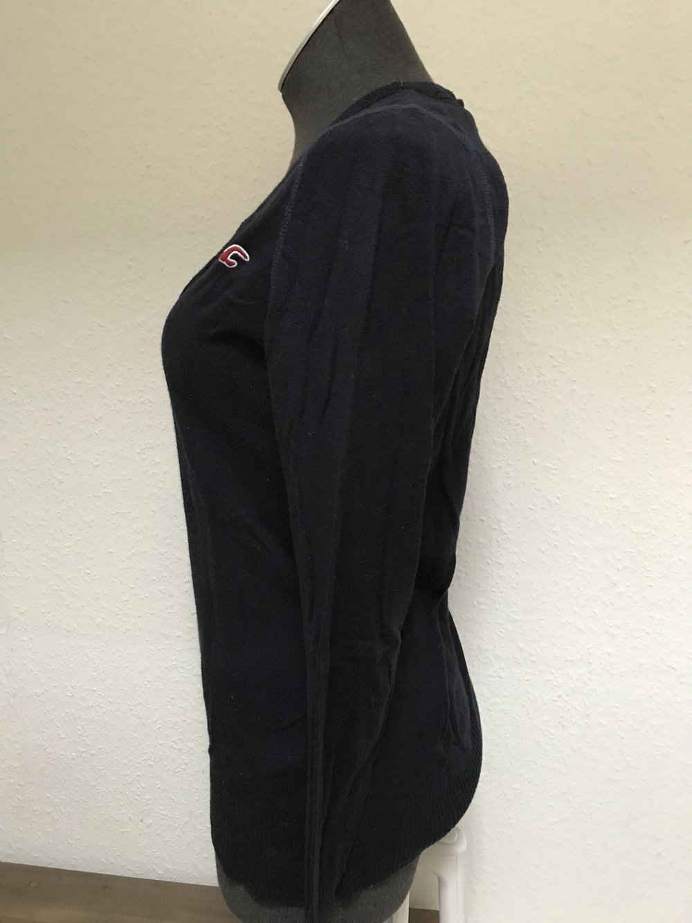 Schöner Hollisterpullover mit V-Ausschnitt