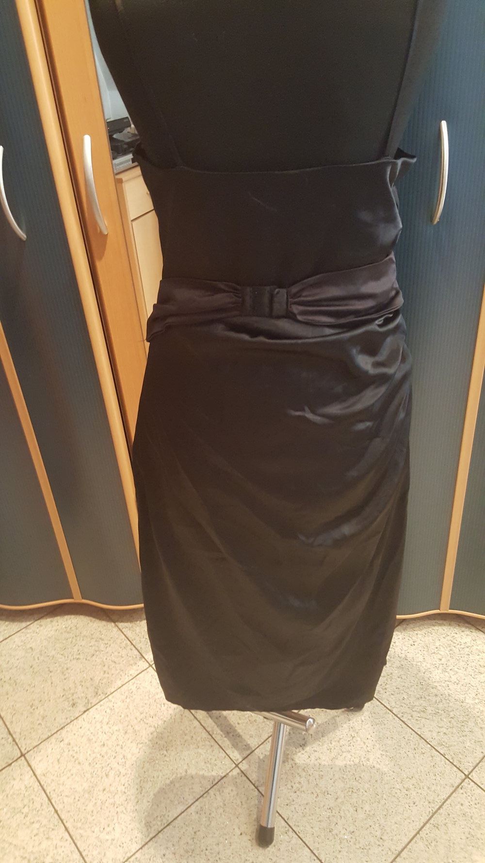 Swing - Elegantes schwarzes Kleid :: Kleiderkorb.de