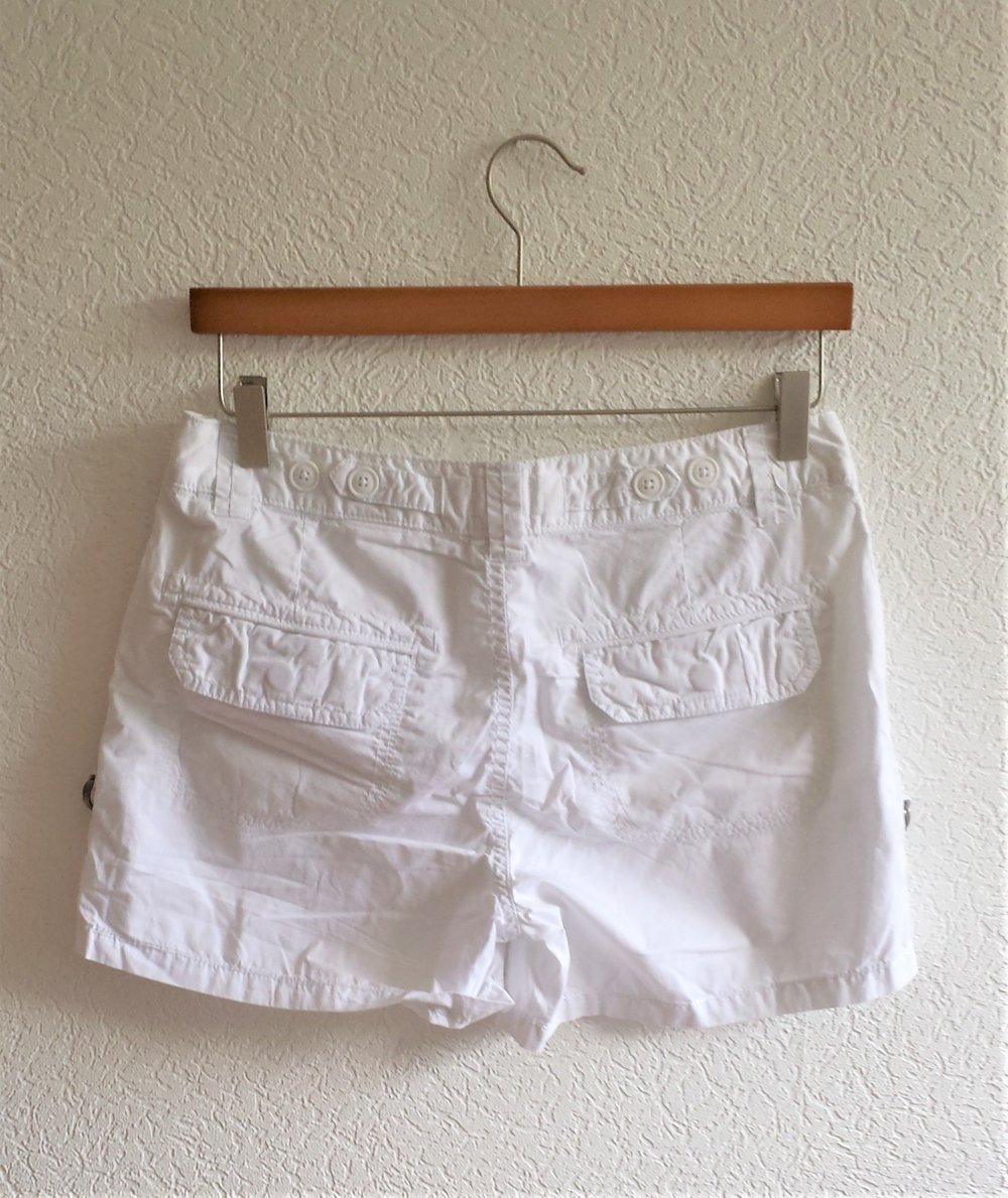 Weiße Shorts