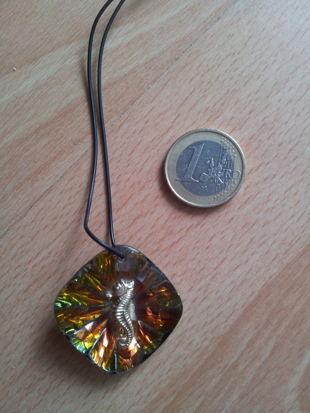 Modeschmuck Kettenanhänger Seepferdchen Prisma