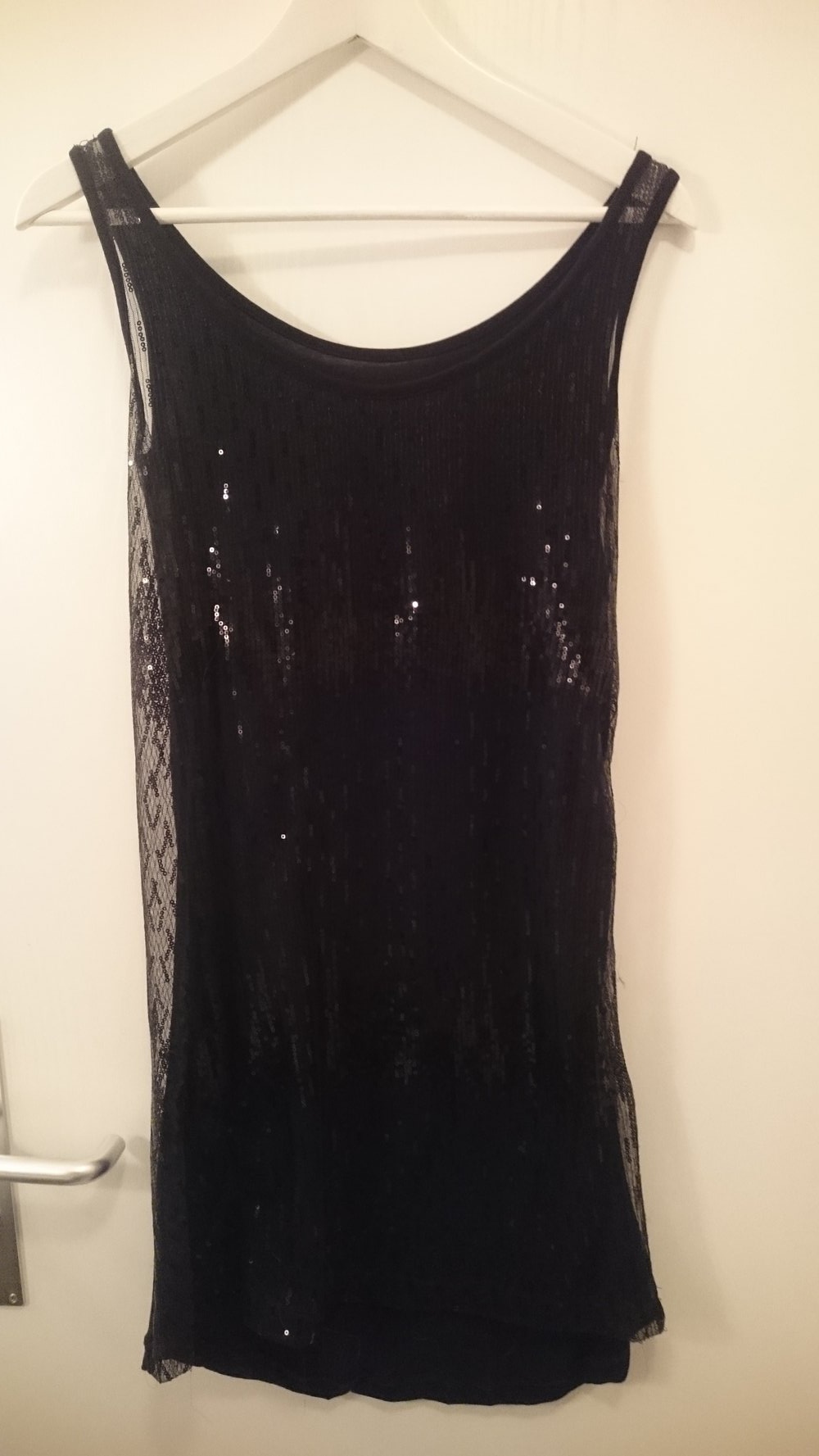 Schwarzes, paillettenbesetzes Longtop/Kleid