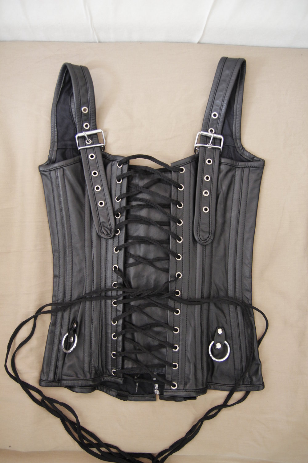 Vollbrust Schnürkorsett aus Nappa Leder mit Reißverschluss und Ösen - Gothic