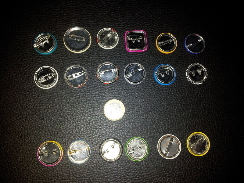 Modeschmuck Buttons Broschen 12x