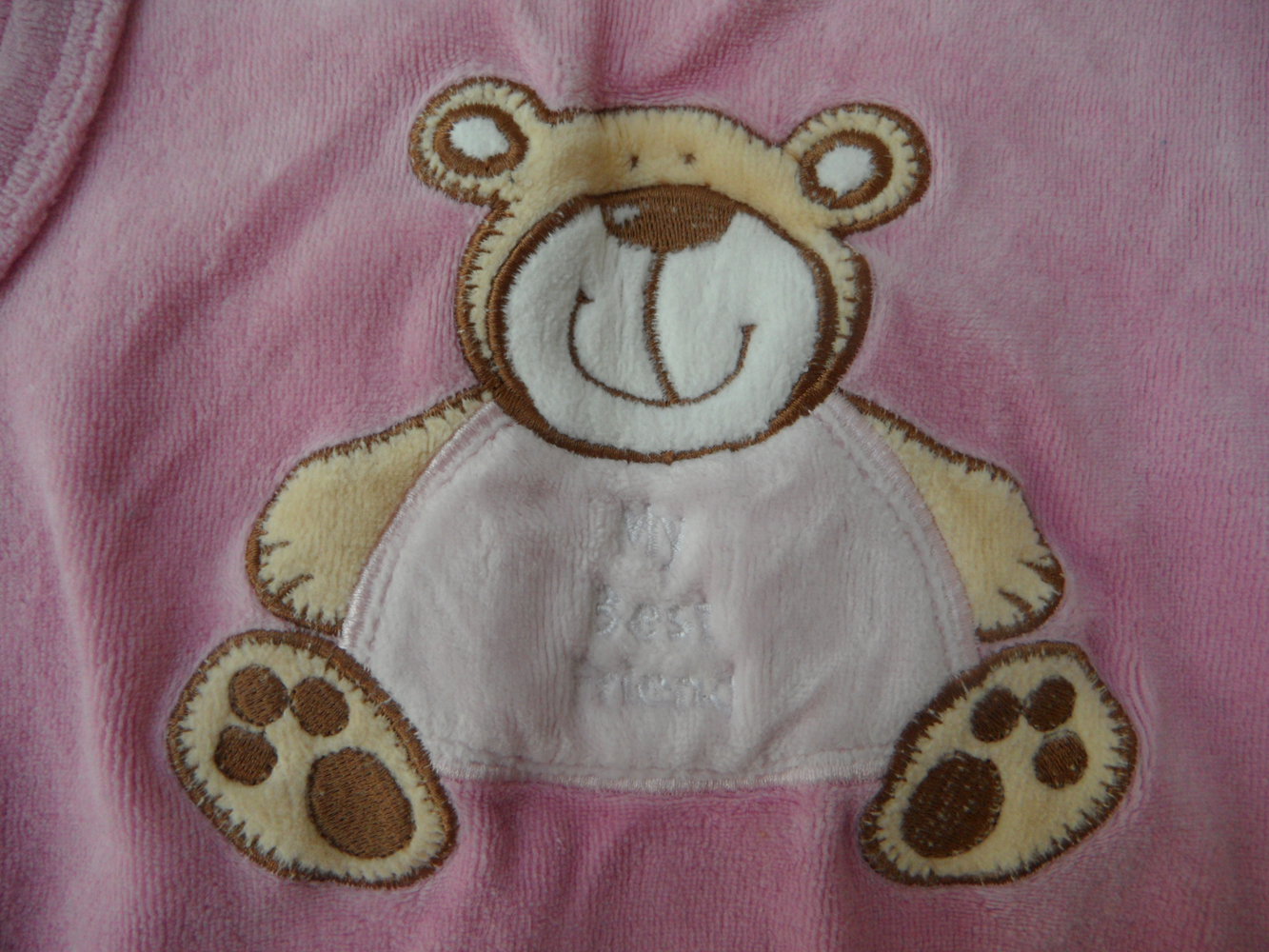 zuckersüßer Nicki-Strampler babychick mit Teddy-Applikation