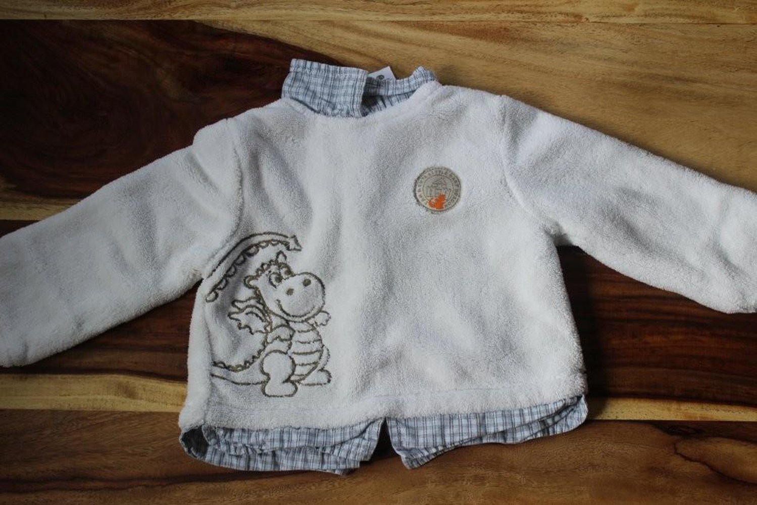 Süßer dicker Pullover