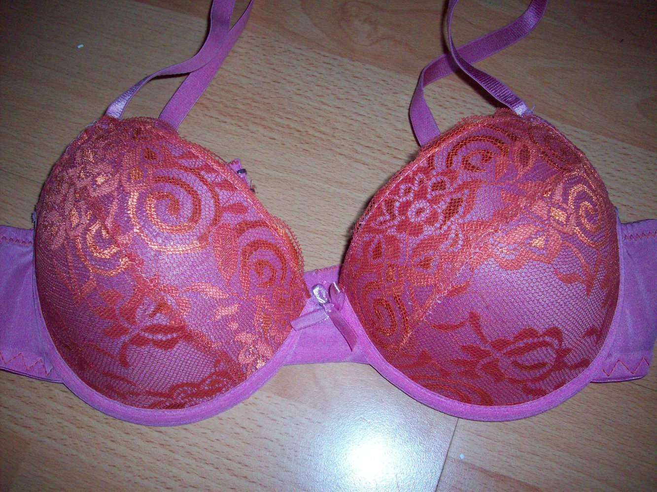 BH in rosa mit orangener Spitze, Gr. 75B, wenig getragen