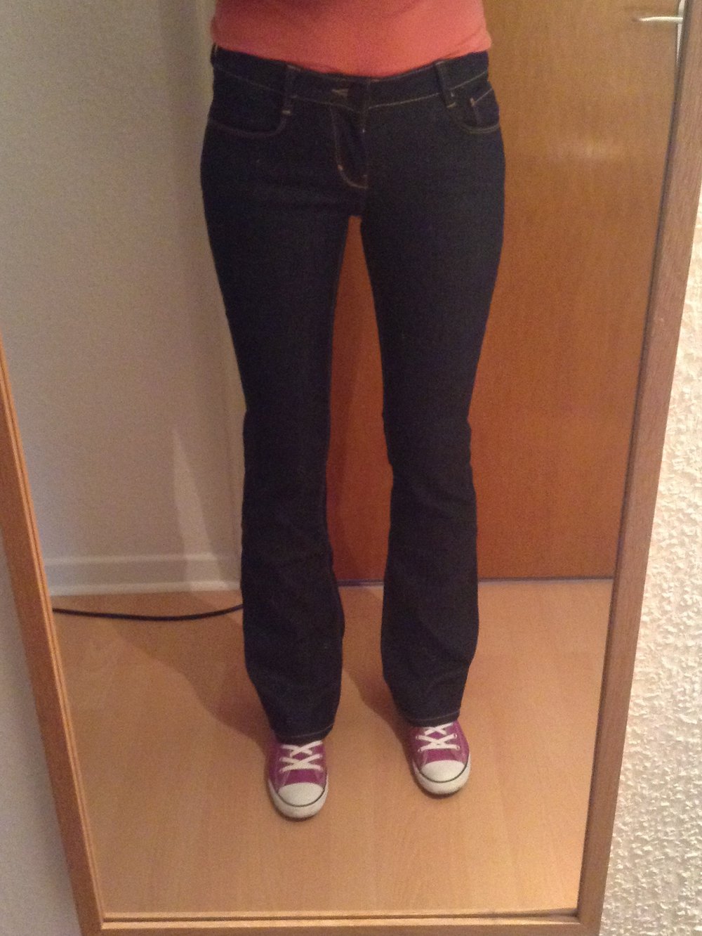 28) Bootcut Jeans Glitzer (Zara)