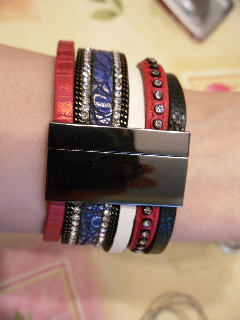 verschiedene Armbänder