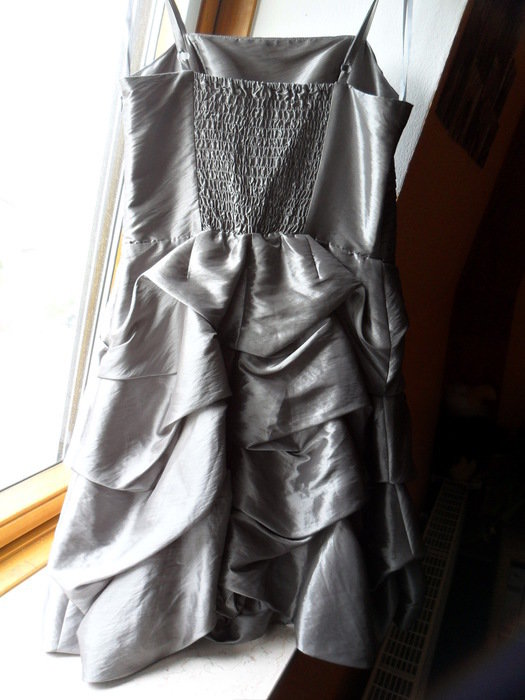 BonPrix Cocktail Kleid Volant silber grau metallic