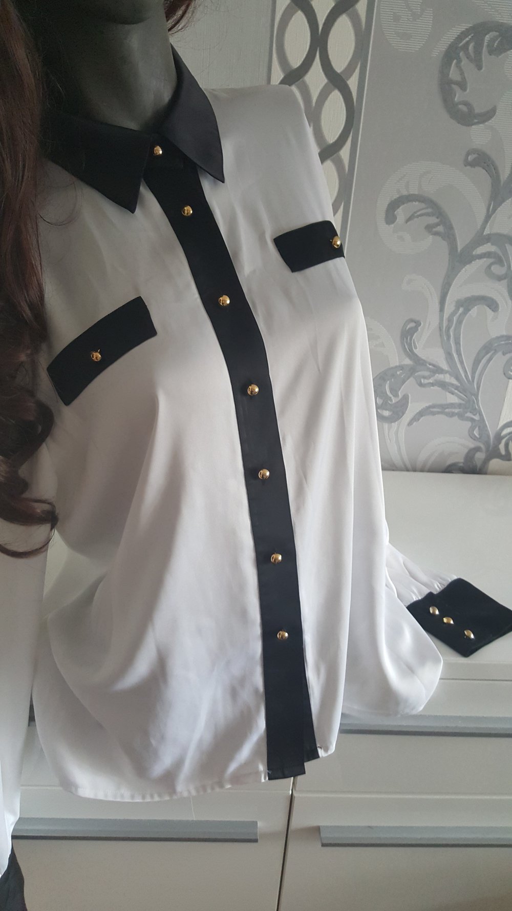 Elegante Bluse schwarz weiß mit Knöpfen gold XL 40 42
