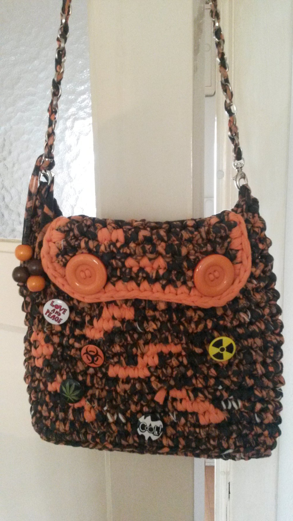 Handgemachte Orange / Schwarze Umhängetasche