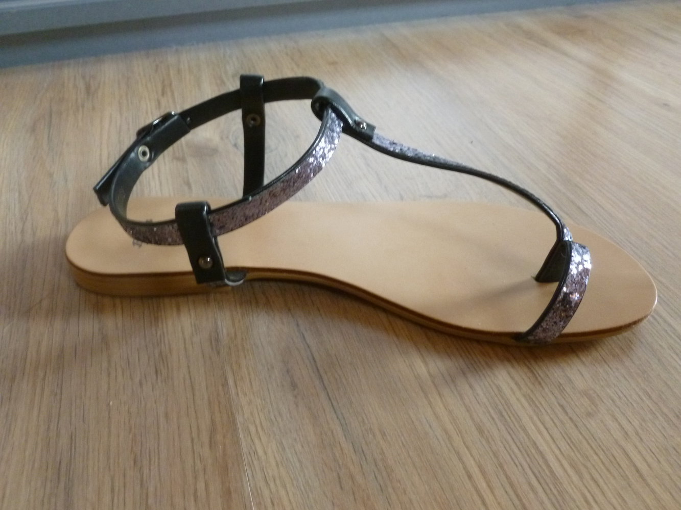 Sandalen Schuhe silber schwarz Bata Wie Neu
