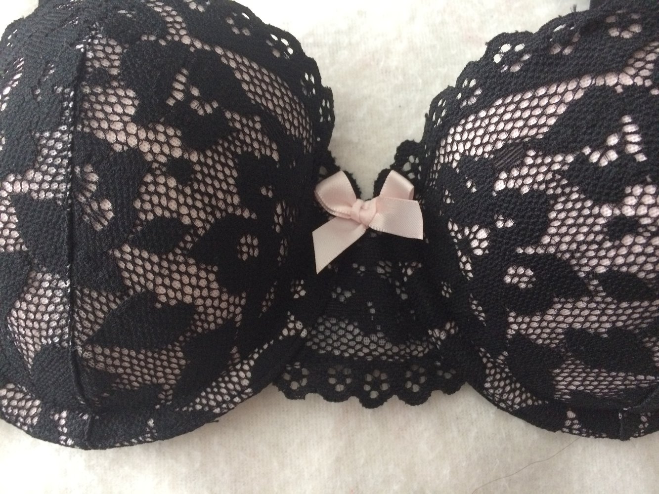 Push-up-BH aus Spitze Schwarz Puder NEU