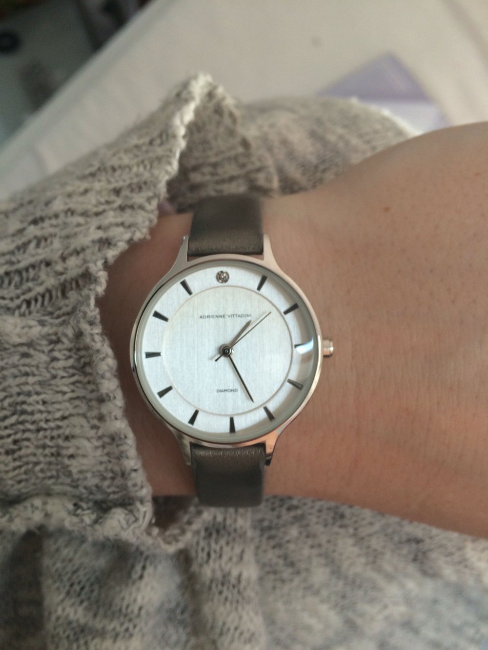 Feine, elegante Uhr, Silber, Adrienne Vittadini