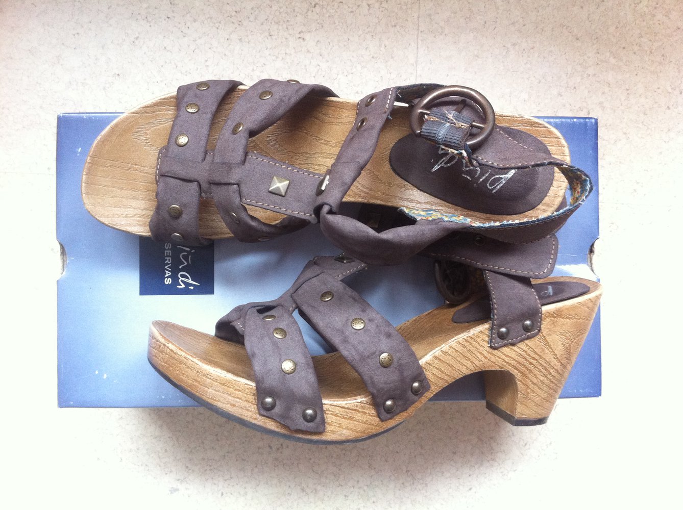 tolle Sandalen in Holzoptik von Piu di servas, Größe 40