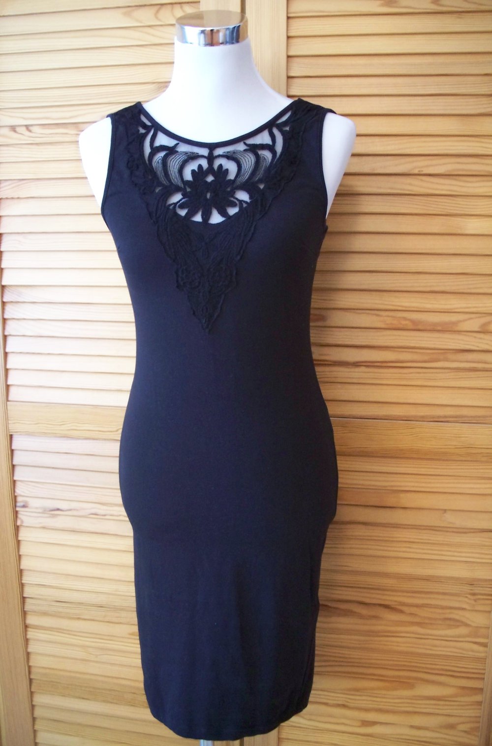 H&M// Schwarzes Kleid mit Spitze im Dekolleté Gr. S