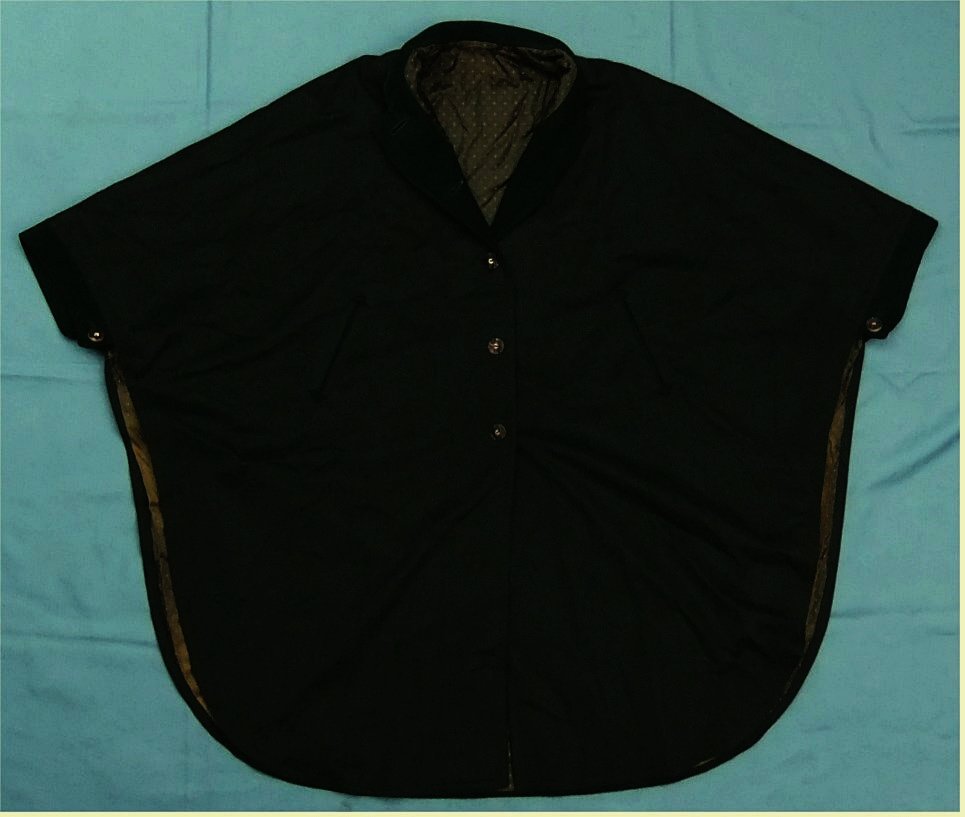 Cape / Poncho mit Kapuze - tannengrün - Gr. One Size - Mantel Jacke Tracht aus reiner Schurwolle