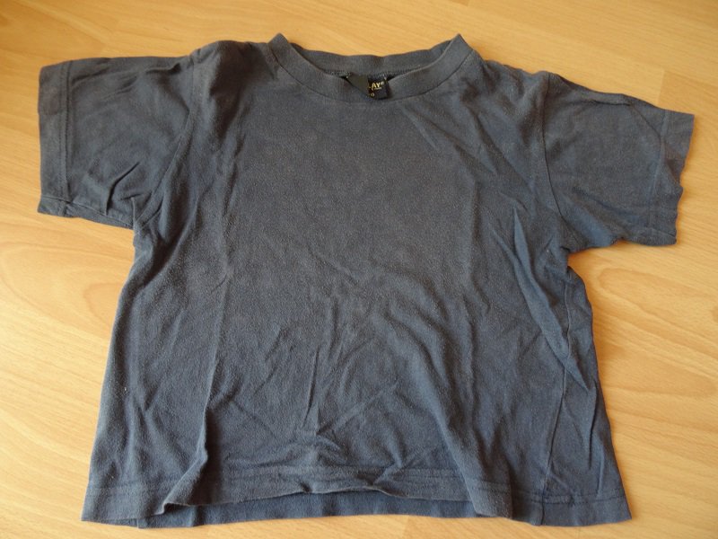 Dunkelblaues T- Shirt Gr. 104 / 110 uni