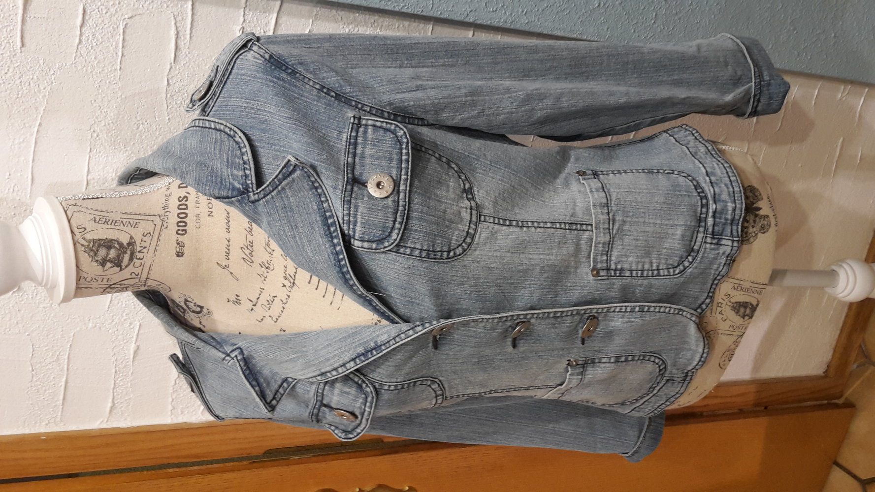 Jeansjacke Gr. 40/M Hellblau blau, viele Details, Sommer Frühling