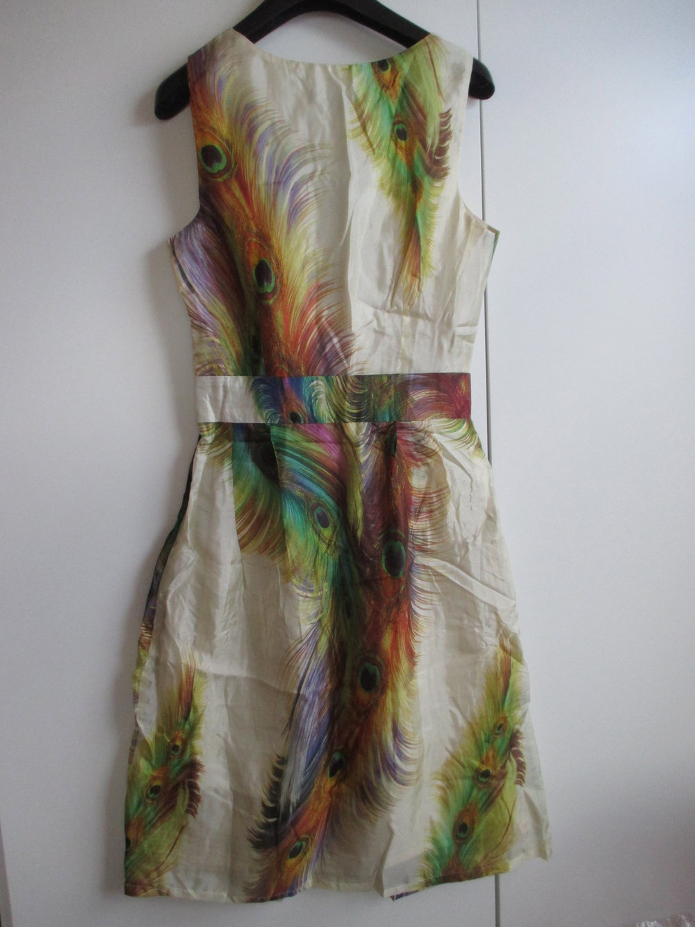 Uttam London; Boutiqueware,  ausgefallenes Seidenkleid  ( 100 % Seide!) mit Pfauenfeder Print, Gr. 34 , Kalla, Marie Dress, Neu mit Etikett