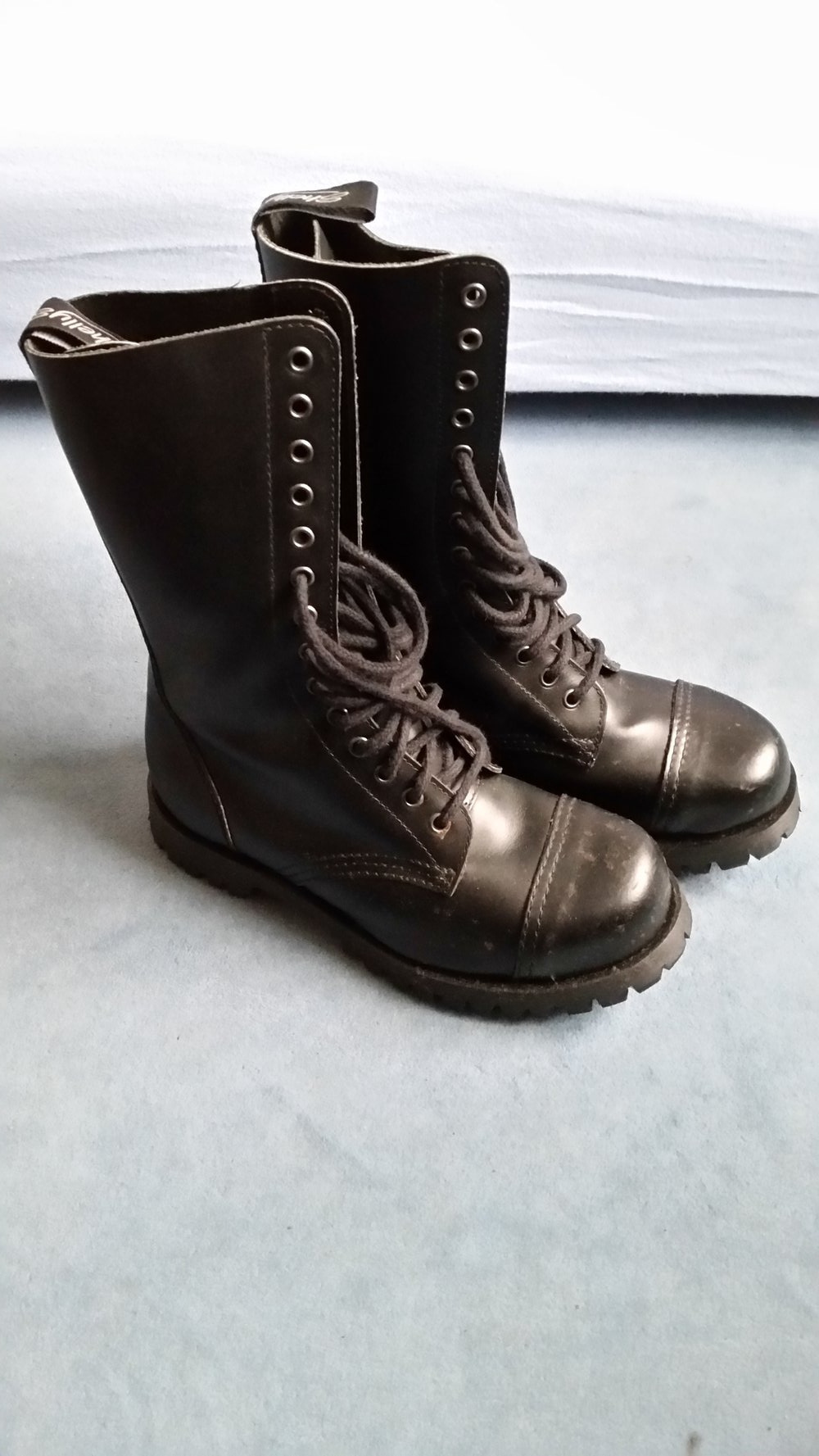 Original Shellys Rangers 14 Hole Boots in black