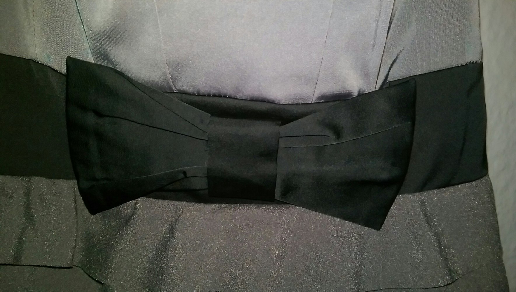 Schulterfreies Cocktail-Kleid von H&M